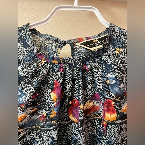 ⚫️ BOGO Alex Colman summer bird lightweight shirt size medium - Picture 6 of 6